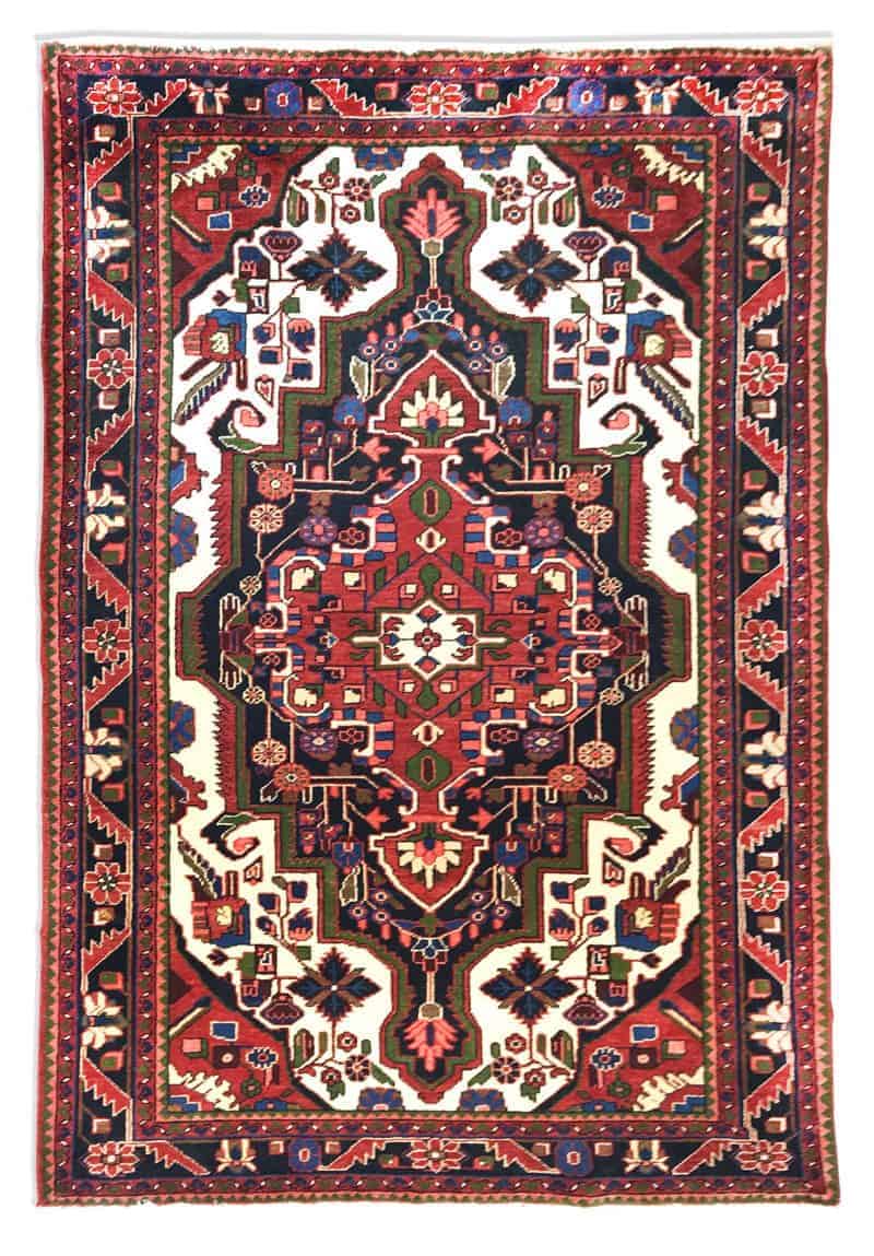 Baktiari_476218_255X158