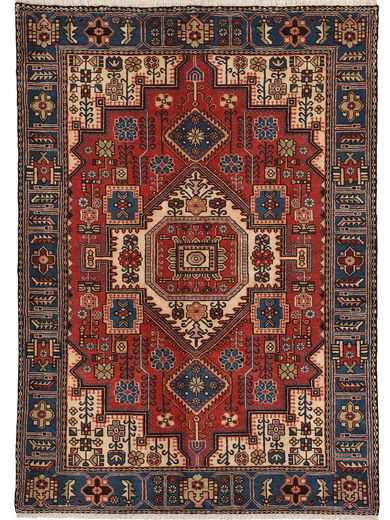 Tappeto persiano Gorghedari con medaglione geometrico centrale rosso e bianco, e intricati dettagli floreali geometrici e stilizzati su sfondo bianco e rosso, con spesso bordo blu.