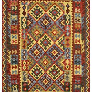 Tappeto classico kilim maima artorient con motivi decorativi geometrici uncinati e rombi, e spesso bordo