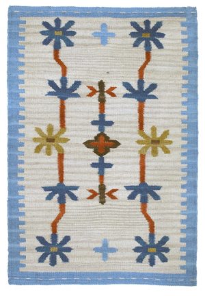 Tappeto contemporaneo kilim artorient con decorazioni geometriche floreali a tutto campo su sfondo bianco con cornice azzurra