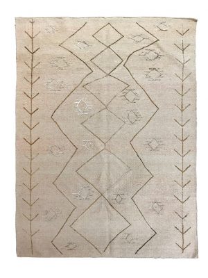 Tappeto kilim contemporaneo Artorient della collezione Arazi Home Graff, a tessitura piatta e con ricamo in rilievo eseguito con tecnica sumak, beige con decorazioni geometriche astratte grigie e marroni