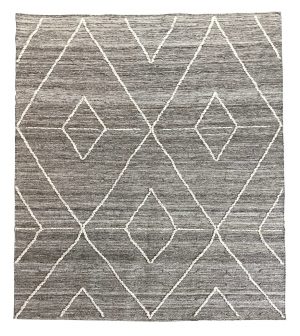 tappeto kilim lounge contemporaneo grigio, con motivi decorativi a rombi concentrici con bordi bianchi