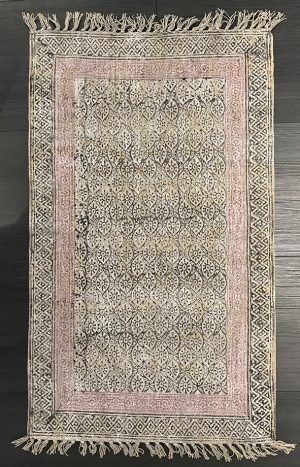 Tappeto moderno Artorient kilim metal dal design contemporaneo, tessitura piatta e decorazione simbolica a tutto campo con spesso bordo decorato con motivi simmetrici e frange
