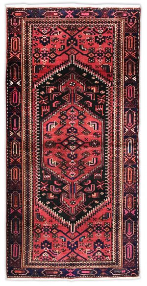 tappeto persiano khamse rosso, con medaglione centrale geometrico e motivi decorativi naturali geometrici