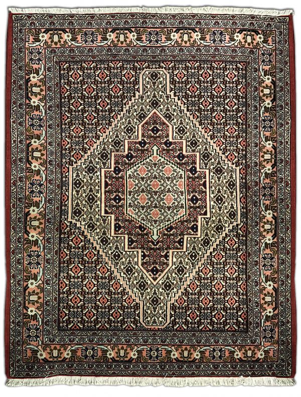 tappeto persiano mud con motivo decorativo herati e medaglione centrale geometrico e lineare
