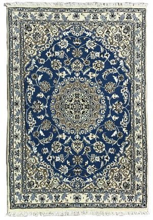 Tappeto persiano originale nain nola con medaglione centrale bianco su sfondo blu, decorato con motivi floreali bianchi e azzurri