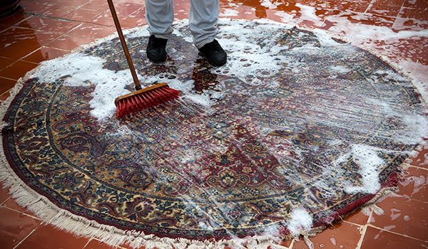 lavaggio professionale a mano e ad acqua tappeti