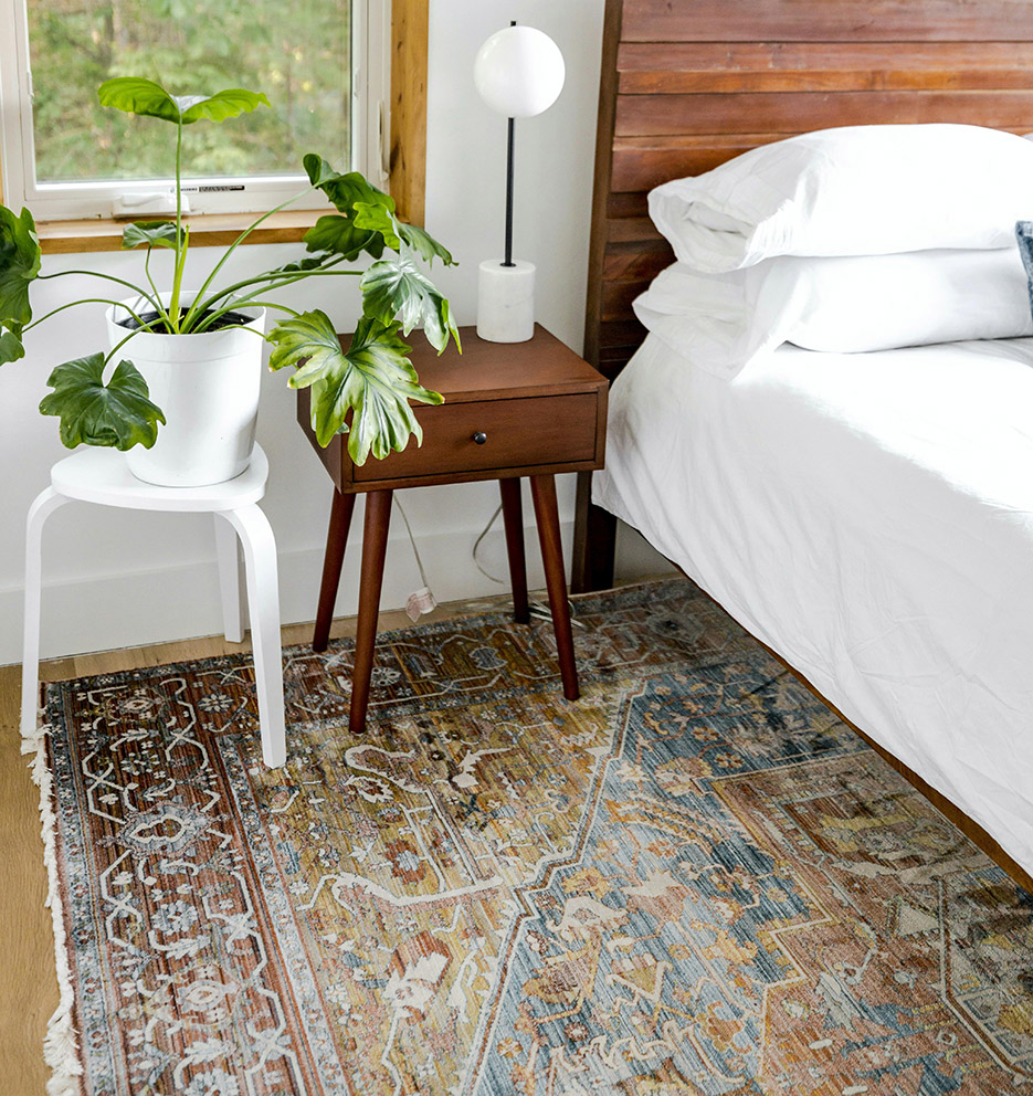 tappeto classico grigio in camera da letto moderna minimalista