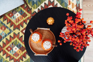 tappeto kilim sotto tavolino da soggiorno
